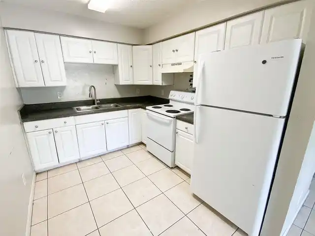 Listing Photo 7