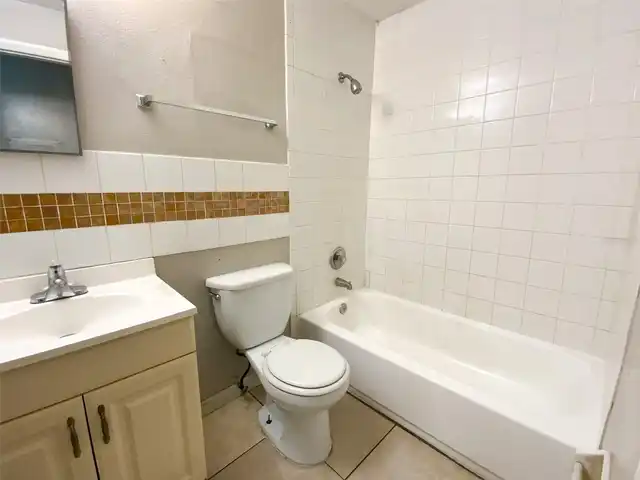 Listing Photo 12