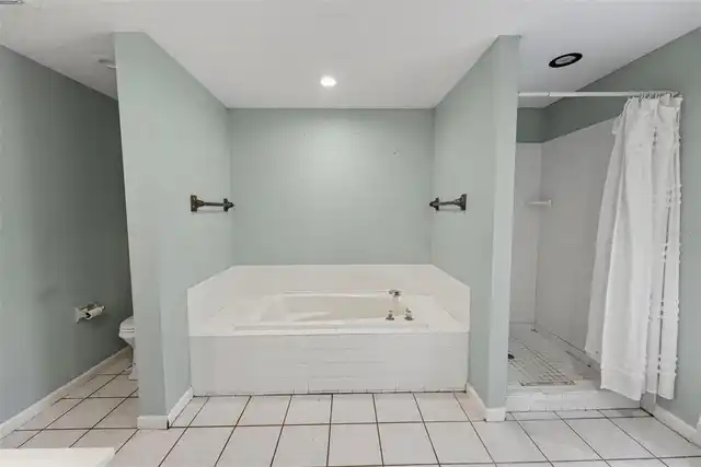 Listing Photo 18