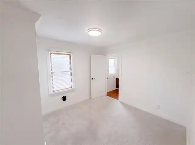 Listing Photo 15