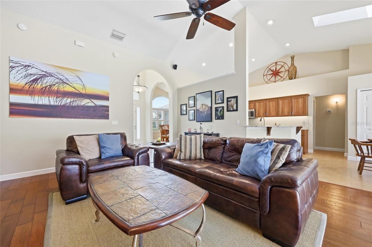 Listing Photo 12