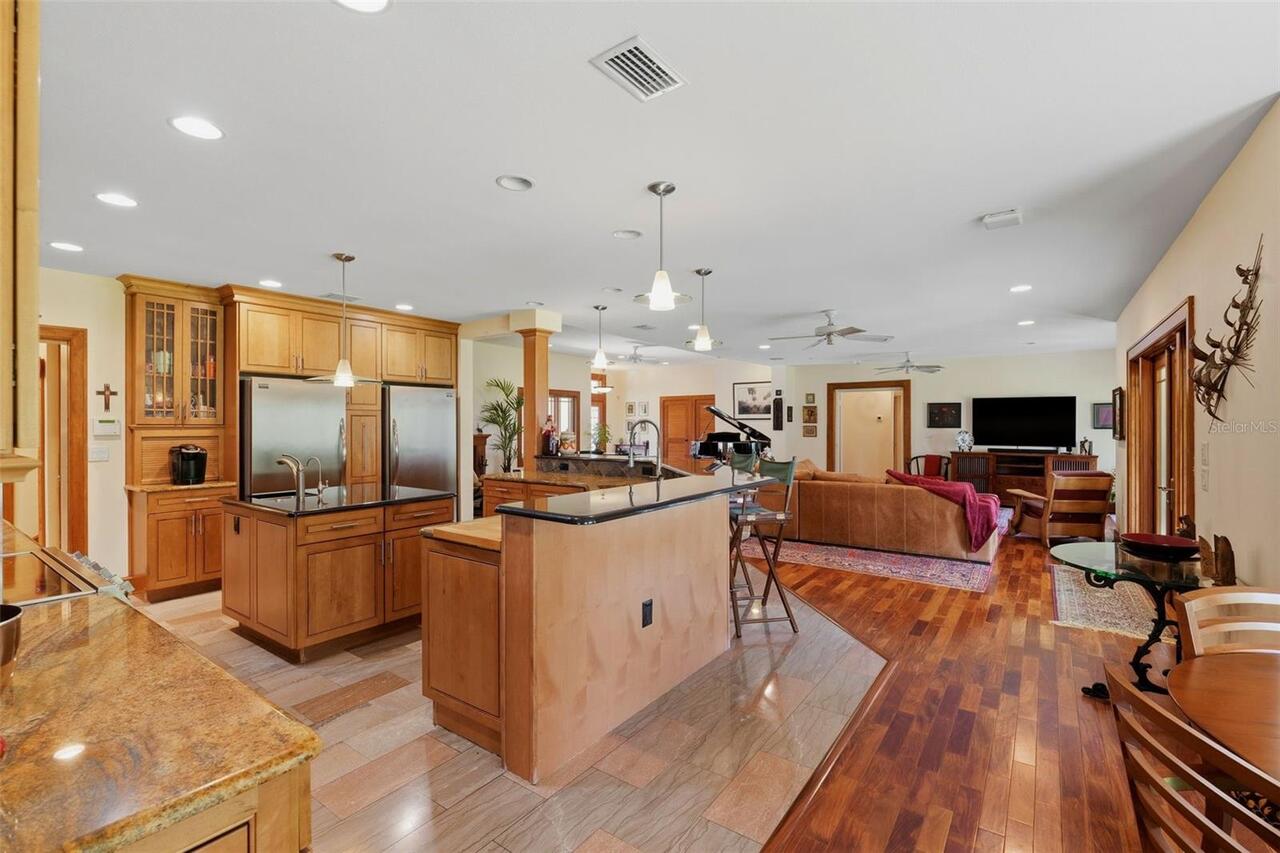 Listing Photo 17