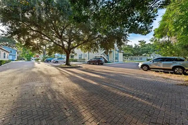 Listing Photo 9