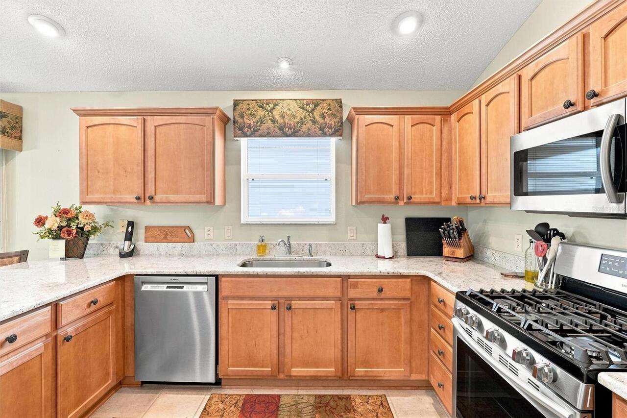 Listing Photo 11