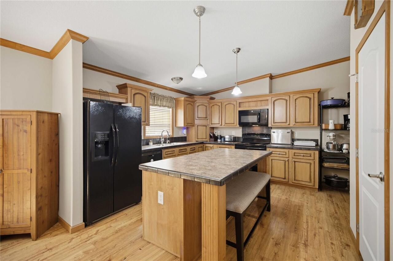 Listing Photo 8