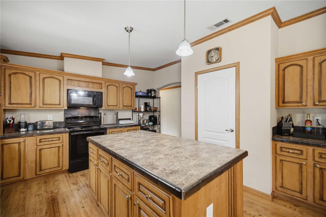 Listing Photo 9