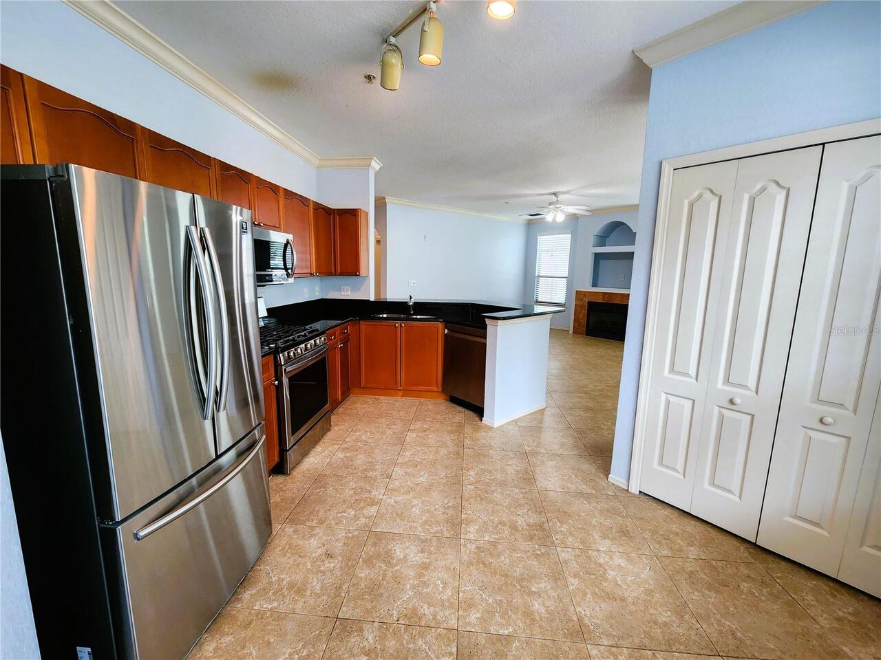 Listing Photo 12