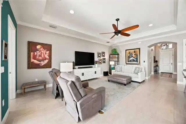 Listing Photo 14