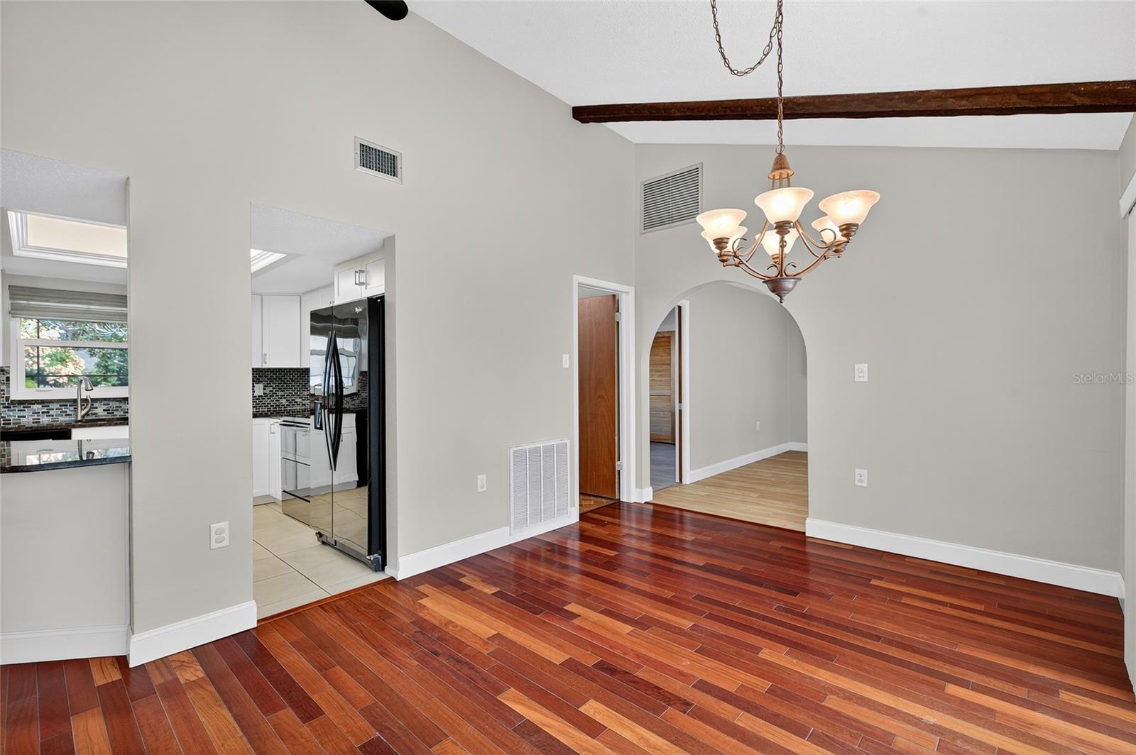 Listing Photo 16