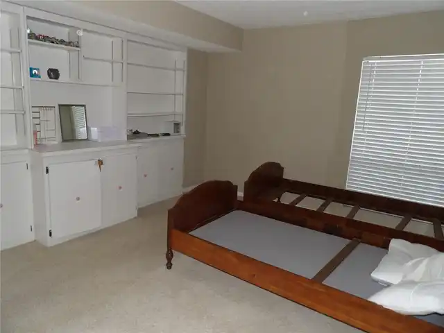 Listing Photo 11