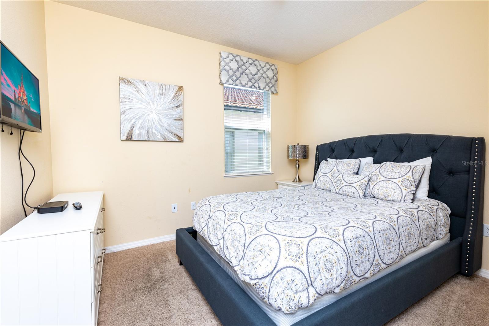 Listing Photo 12