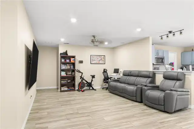 Listing Photo 7