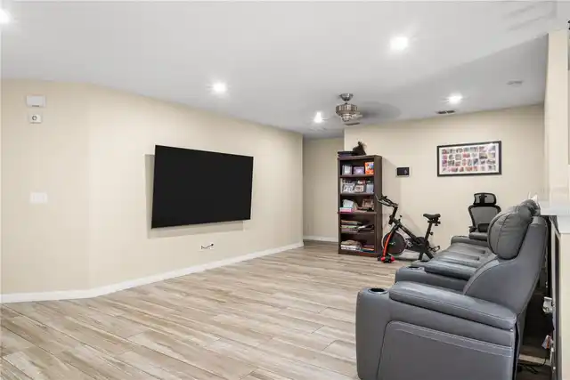 Listing Photo 8