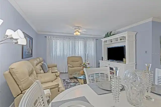 Listing Photo 12