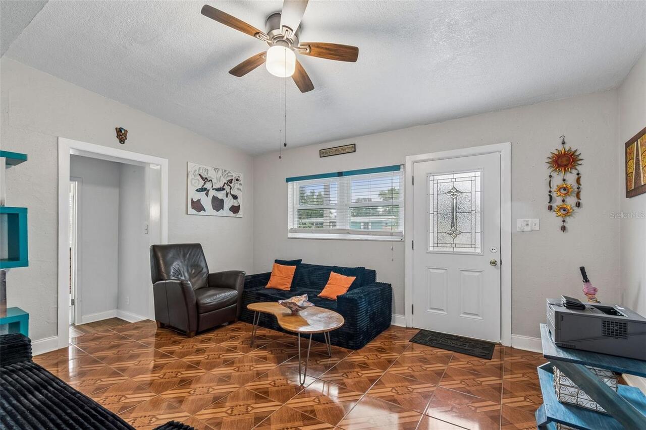 Listing Photo 12