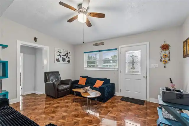 Listing Photo 12