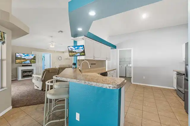 Listing Photo 11