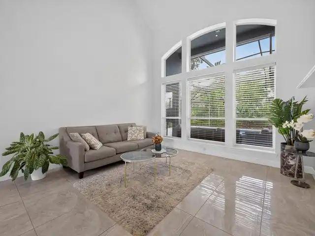 Listing Photo 10