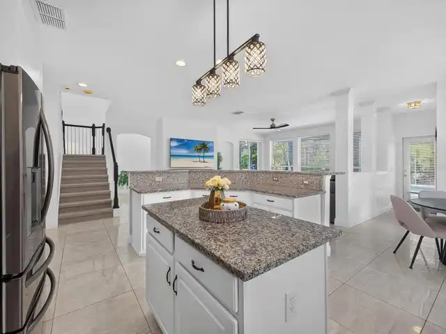 Listing Photo 11