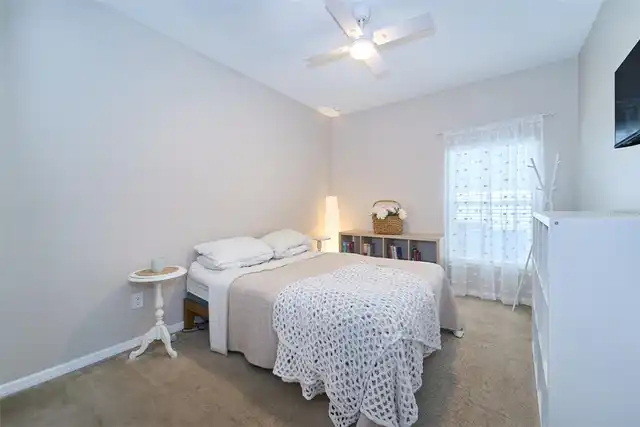 Listing Photo 11