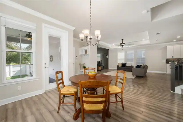 Listing Photo 12