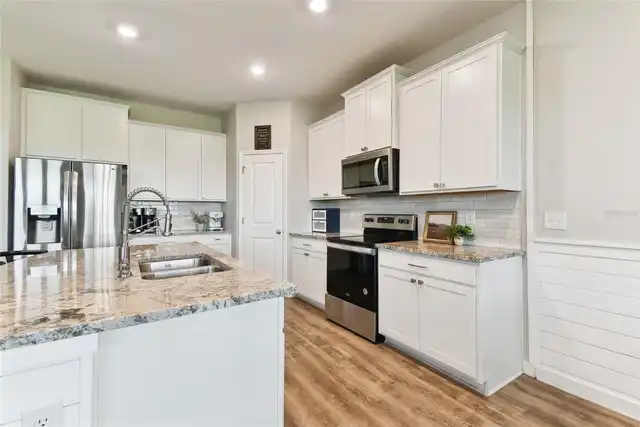 Listing Photo 16