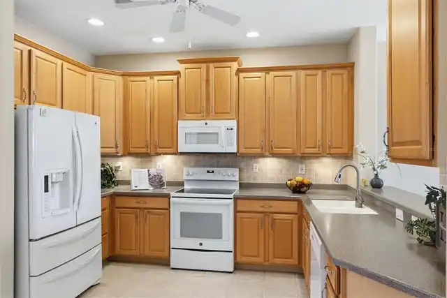 Listing Photo 10