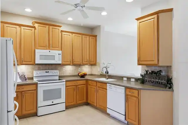 Listing Photo 11