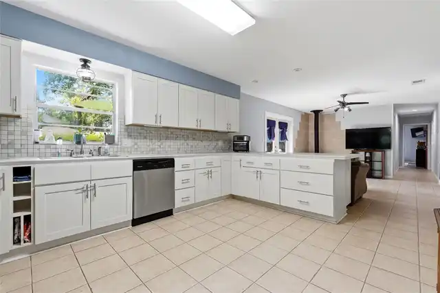 Listing Photo 7
