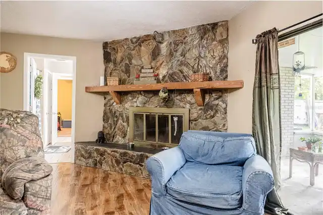 Listing Photo 16
