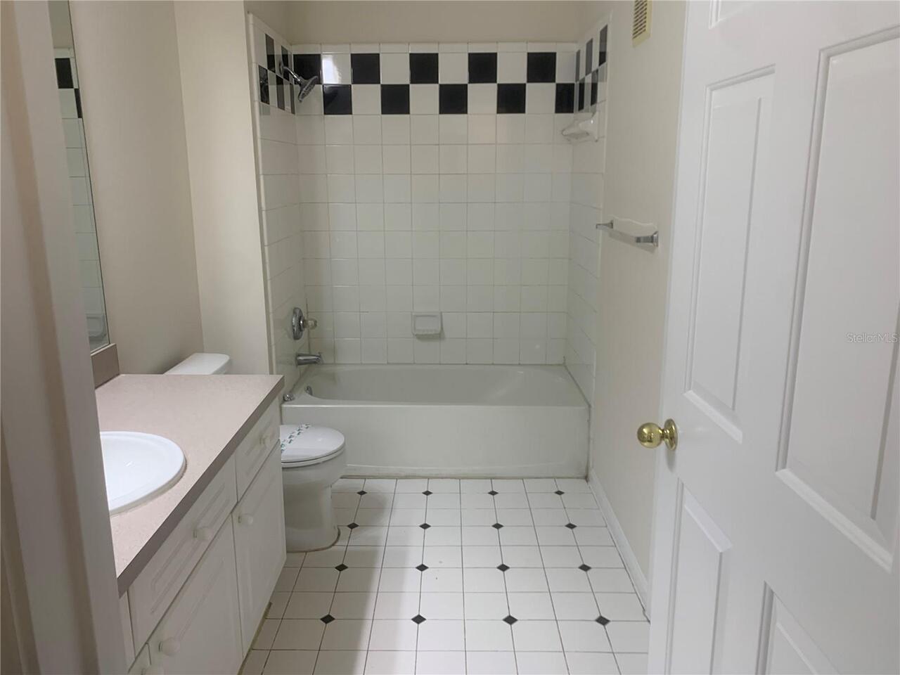 Listing Photo 16