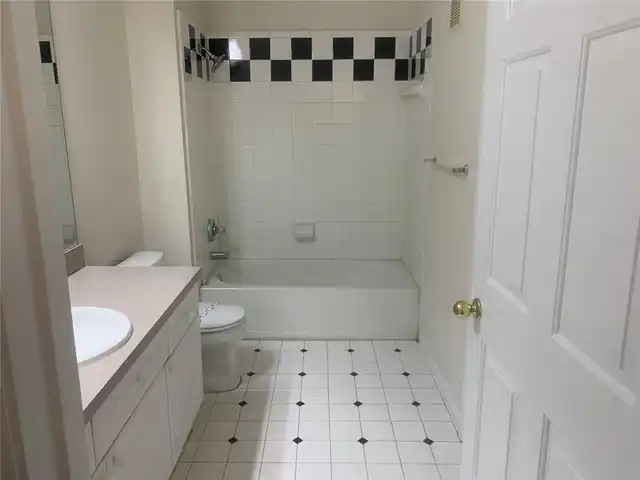 Listing Photo 16