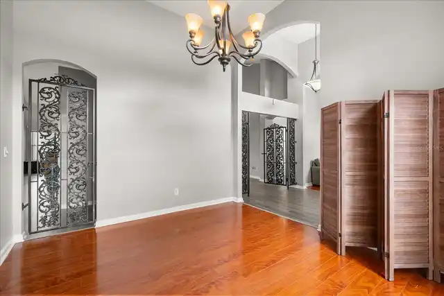 Listing Photo 10
