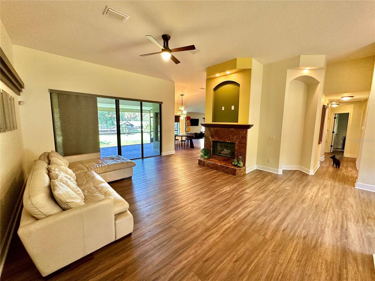 Listing Photo 6