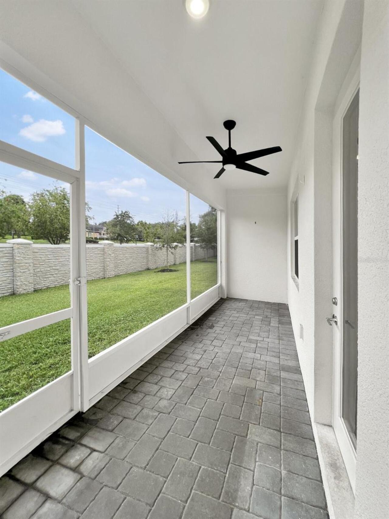 Listing Photo 12