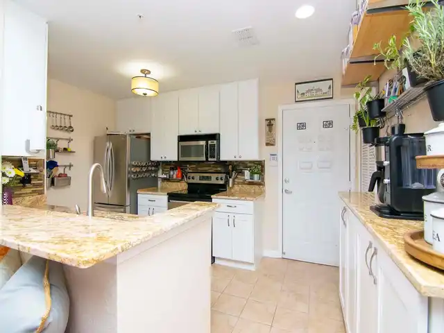 Listing Photo 6