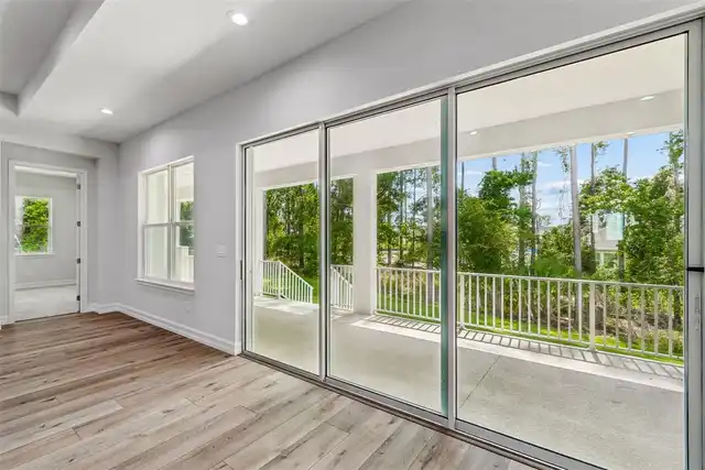 Listing Photo 12