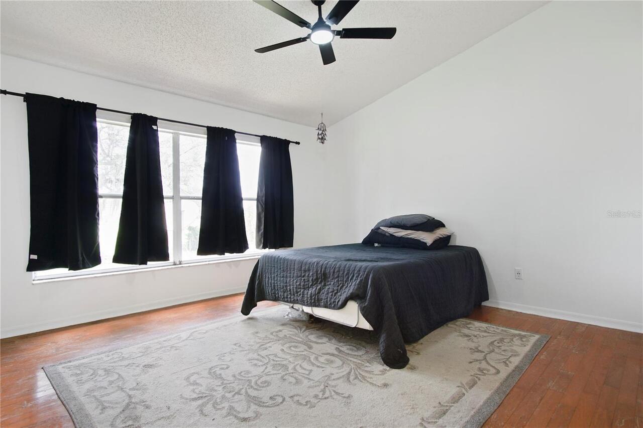 Listing Photo 14