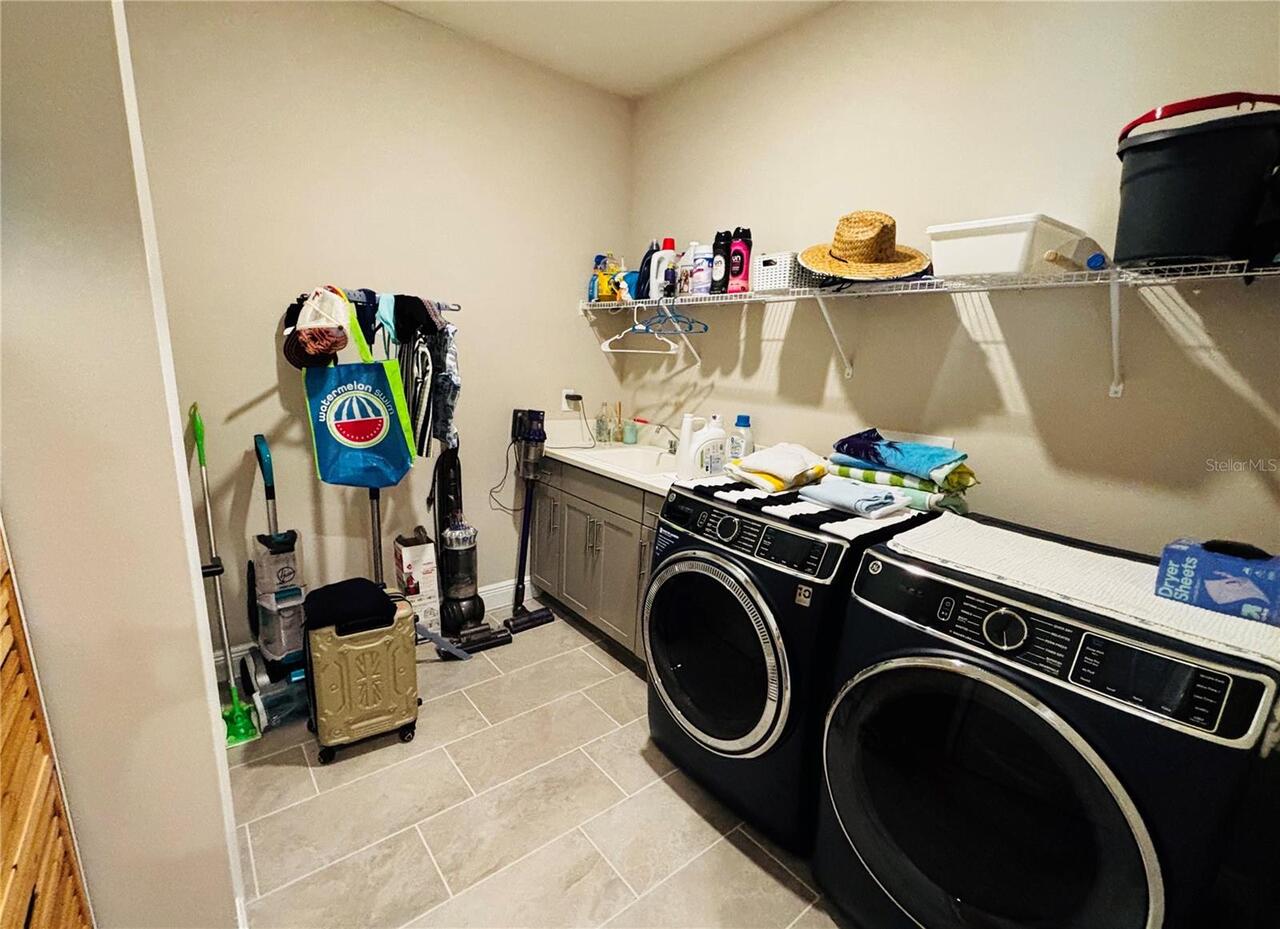 Listing Photo 10