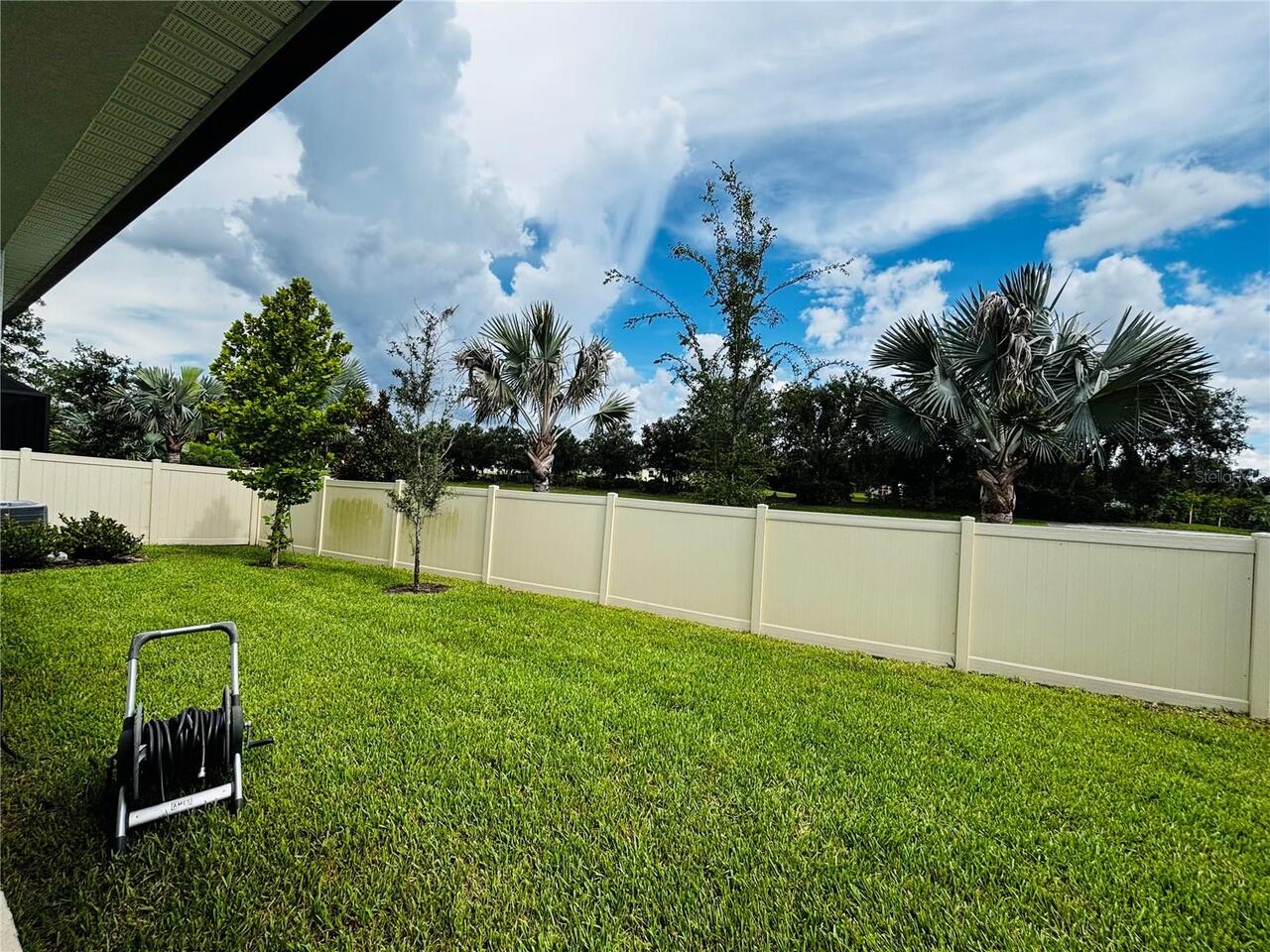 Listing Photo 12