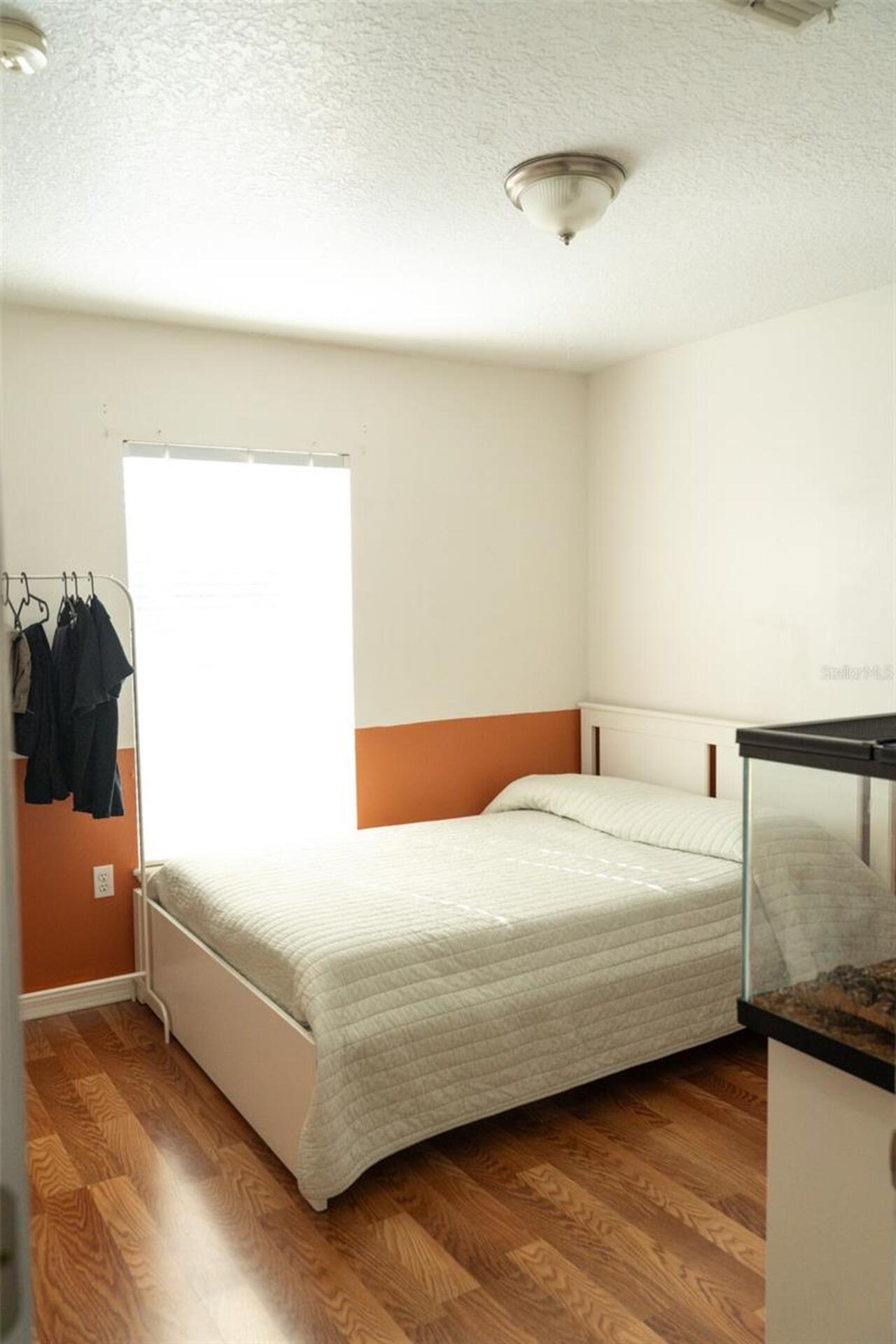 Listing Photo 12