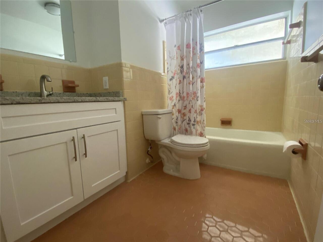Listing Photo 9