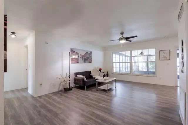 Listing Photo 15