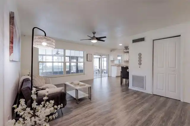 Listing Photo 17