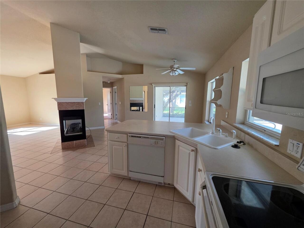 Listing Photo 8