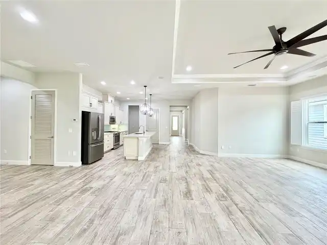 Listing Photo 9