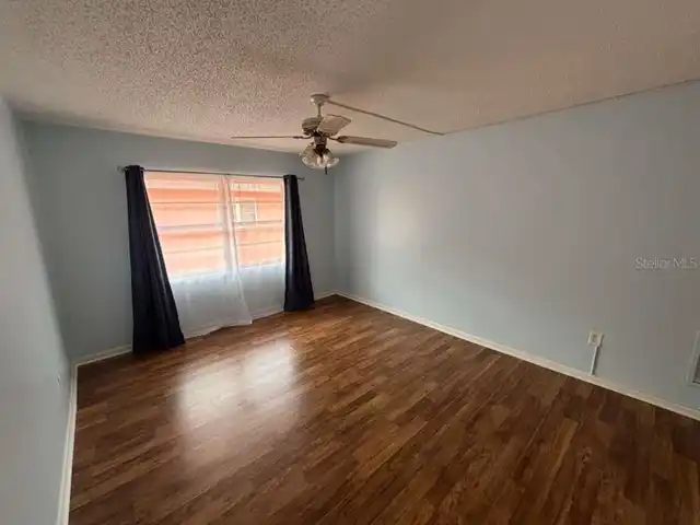 Listing Photo 10