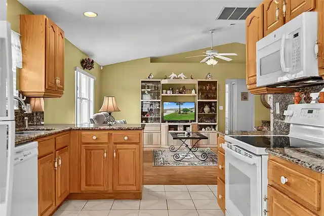 Listing Photo 17