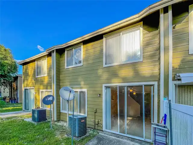 Listing Photo 11