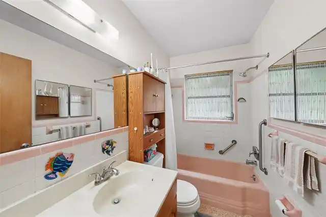 Listing Photo 16
